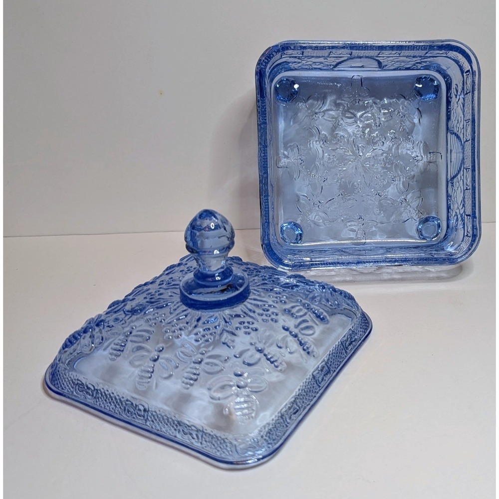 Vintage Horizon Blue Indiana Glass Tiara Honey Bee Box W/ Lid-Perfect - Picture 2 of 7